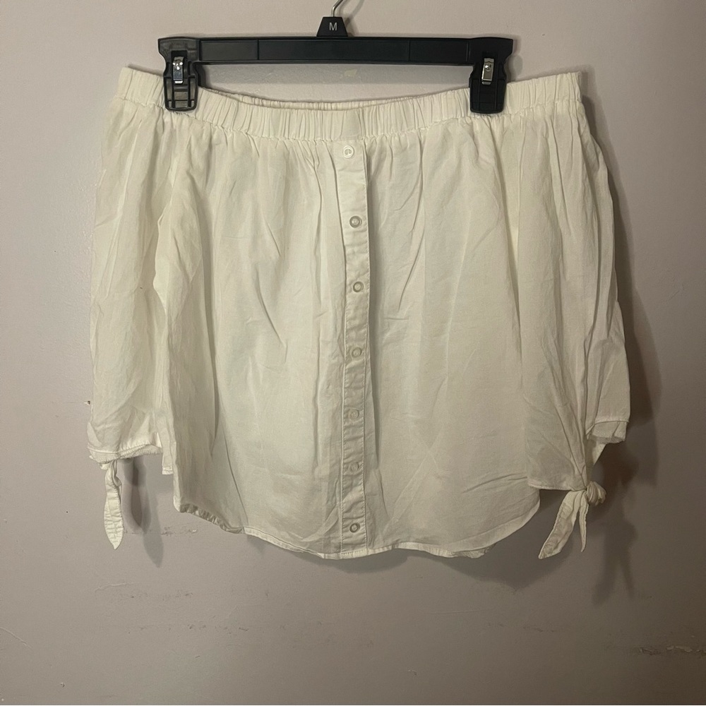 Off shoulder Button Up